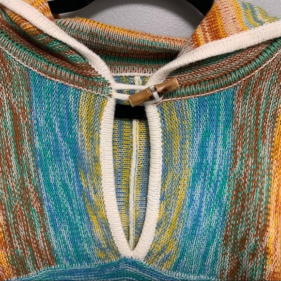 Vintage 1970s women’s Hooded  Flare Sleeve sweater - Picture 4 of 10